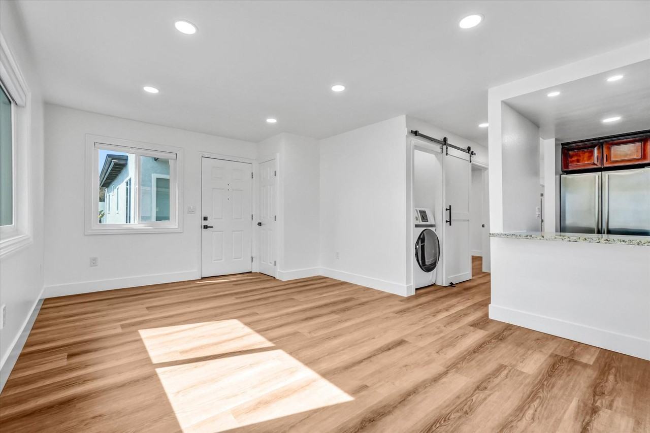 Libra Townhome - Photo 4 of 10