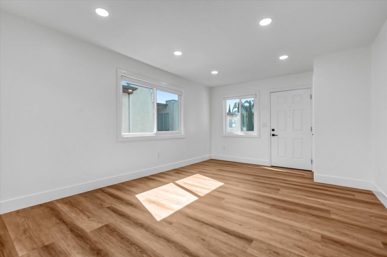 Libra Townhome - Photo 5 of 10