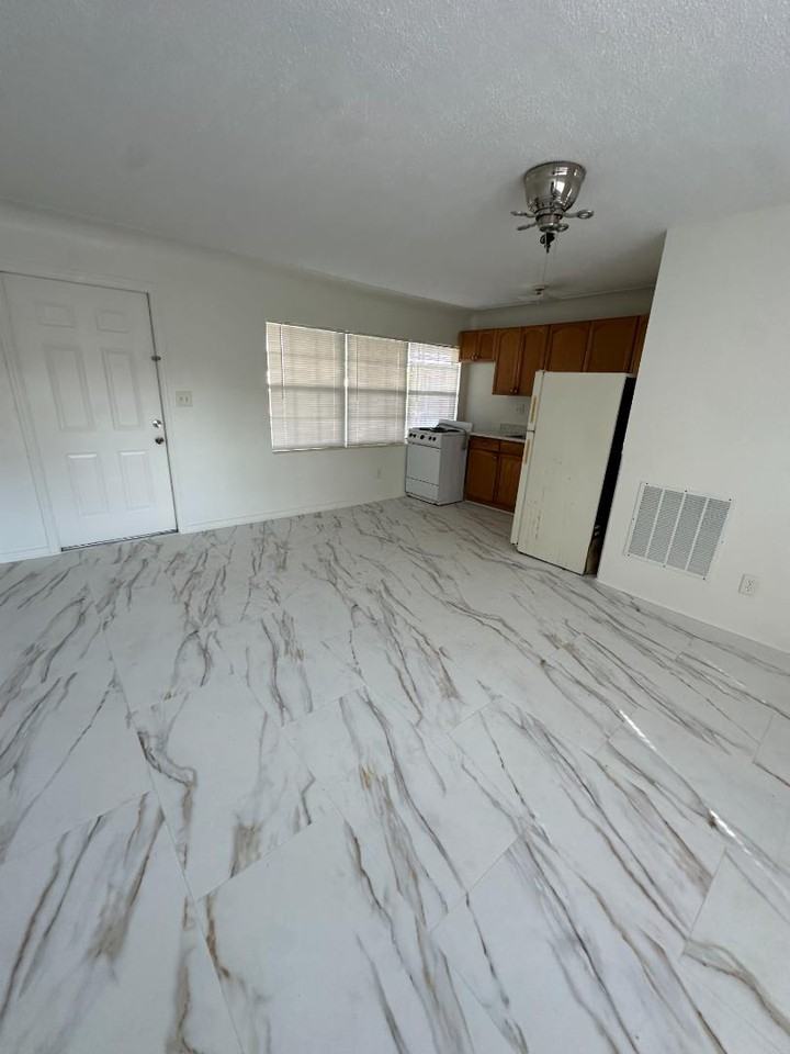 1701 16th St N - Photo 5 of 6