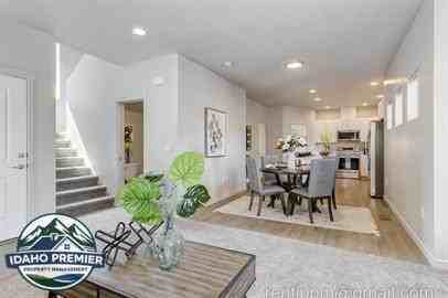 2316 S Phillippi St #1 - Photo 4 of 17