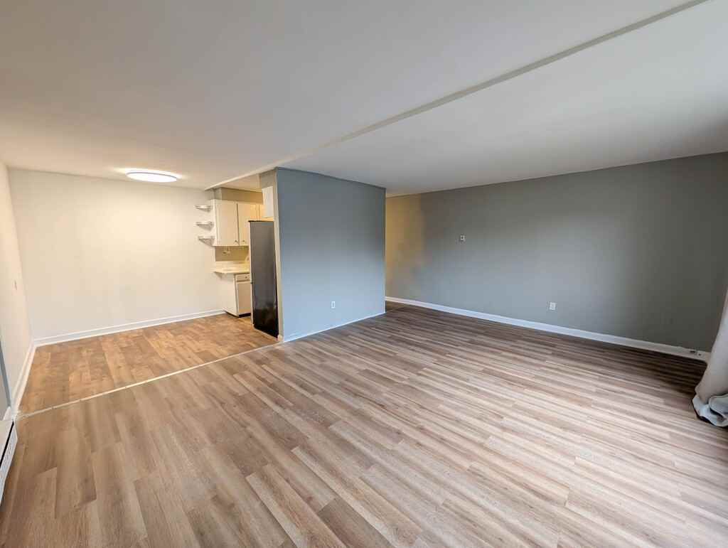 27 Main St - Photo 3 of 18