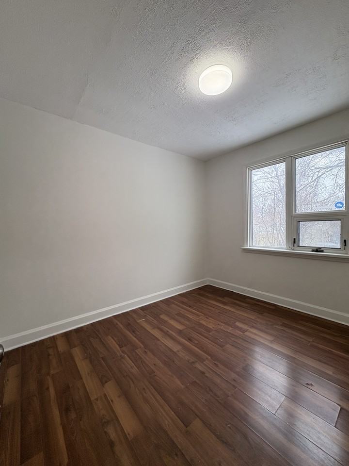 261 Gordon Ave - Photo 6 of 13