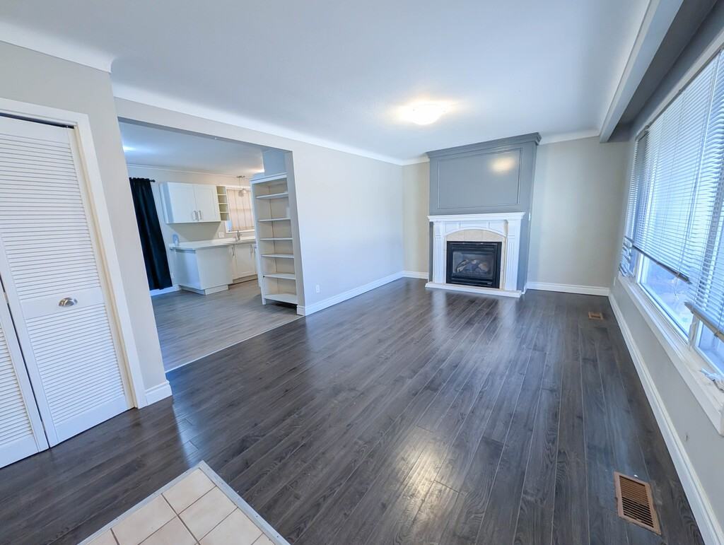 4 Hudson Dr - Photo 2 of 20