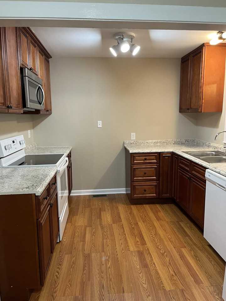 852 Hornbuckle Rd #1 - Photo 7 of 14