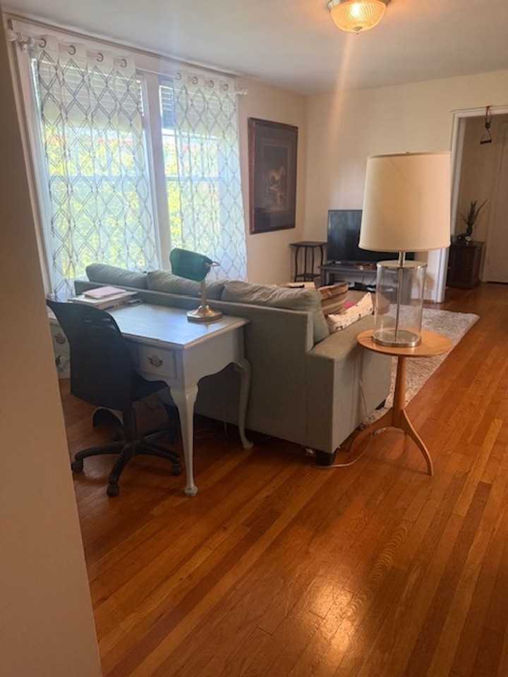 Madison Court - Photo 3 of 24