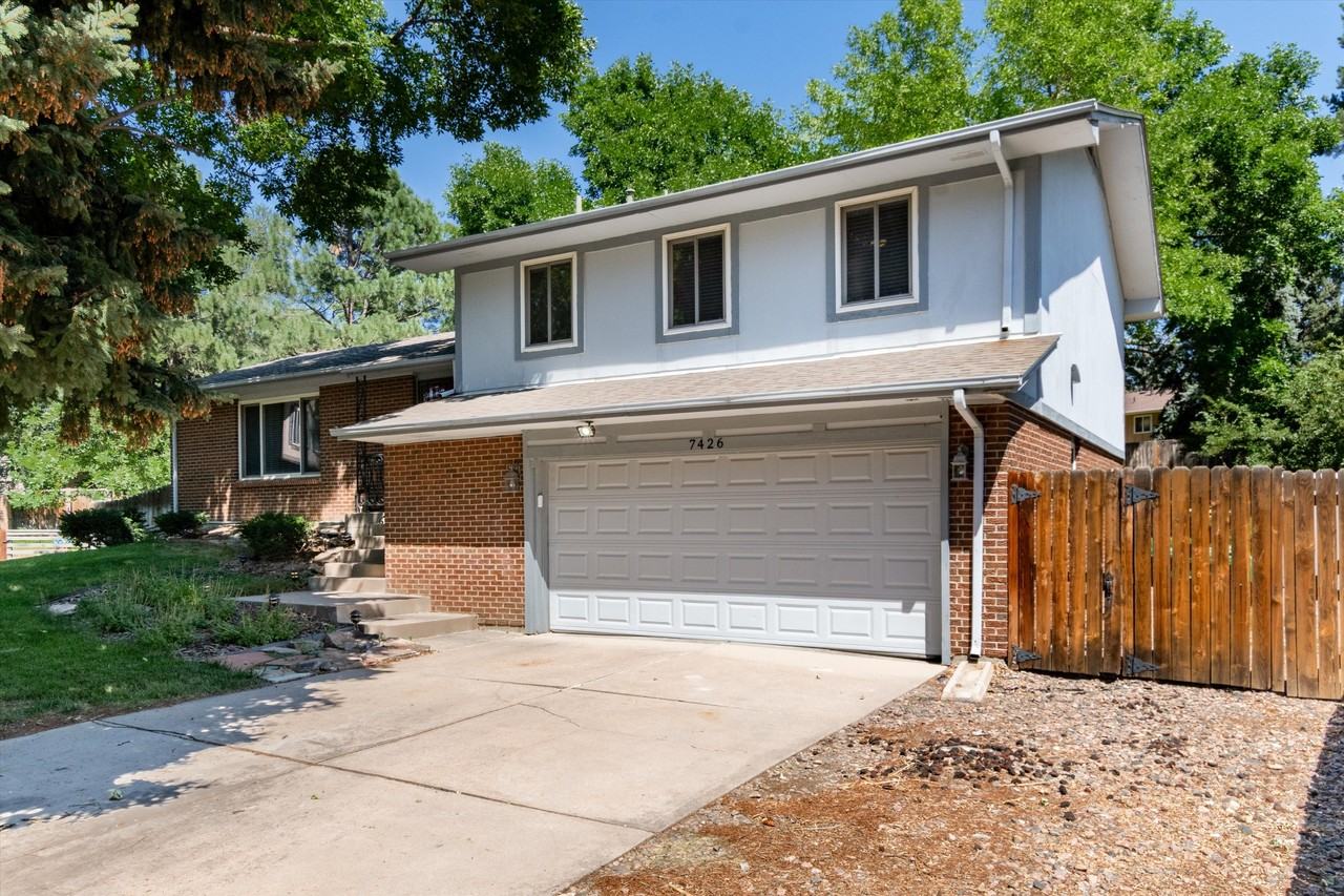 7426 S Quince Ct - Photo 3 of 45