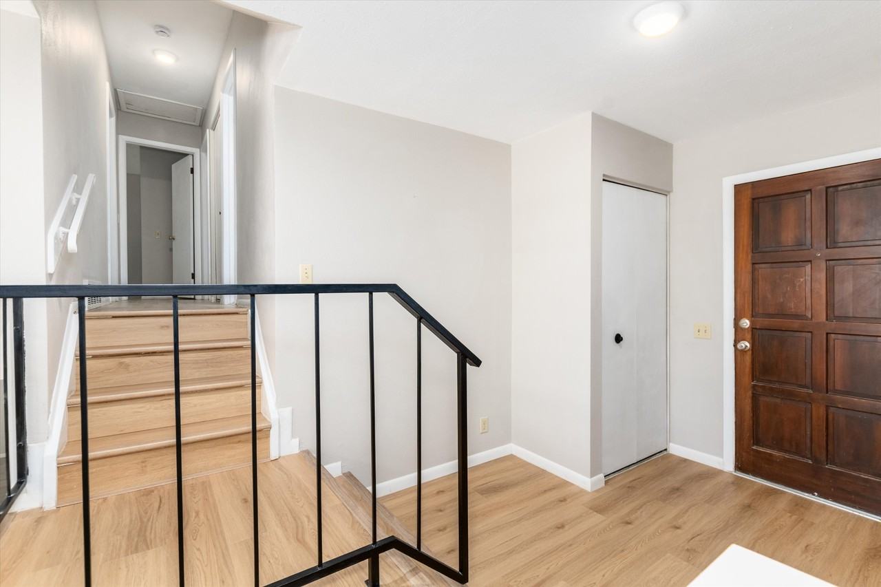 7426 S Quince Ct - Photo 4 of 45