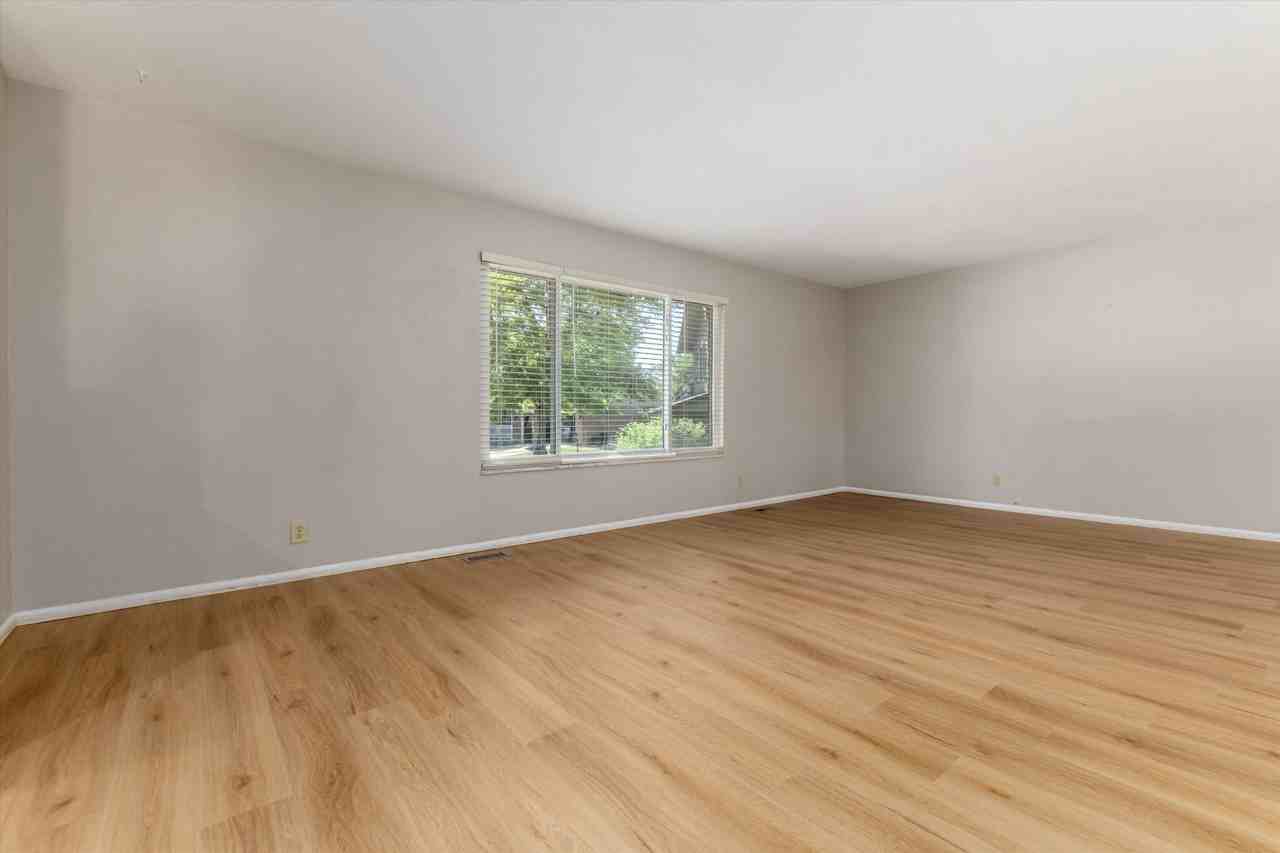 7426 S Quince Ct - Photo 6 of 45