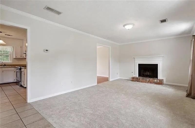 3081 Brooks Dr - Photo 5 of 11