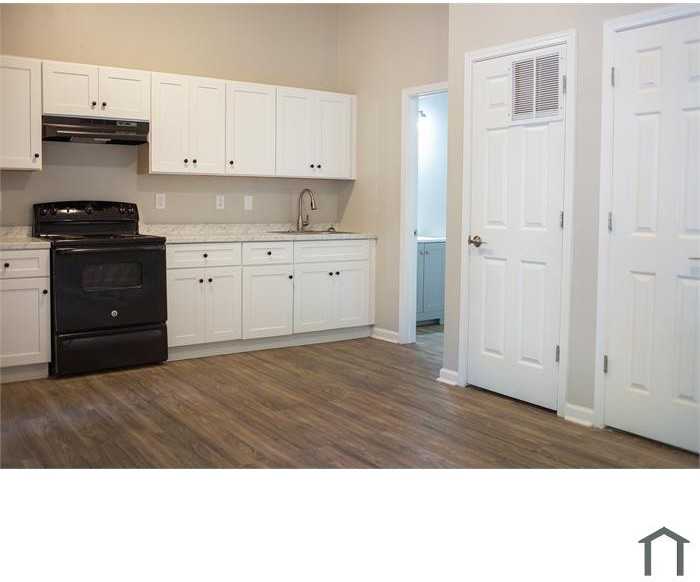 1631 Stanton Rd Sw - Photo 5 of 13