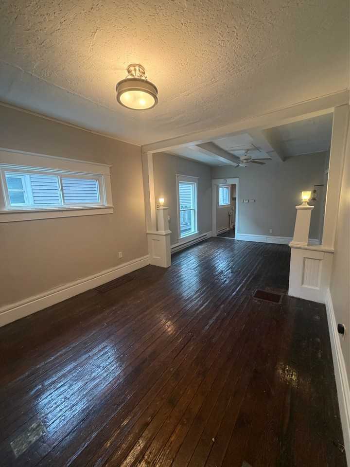 134 Perry St #1 - Photo 4 of 22