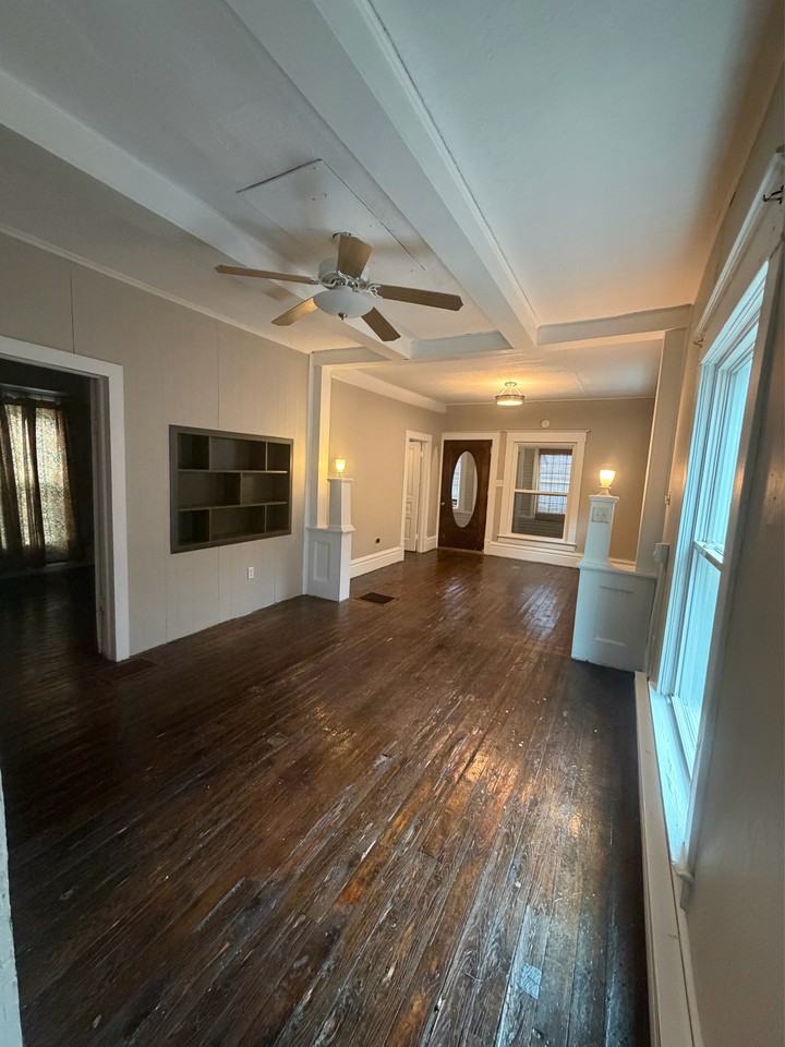 134 Perry St #1 - Photo 6 of 22