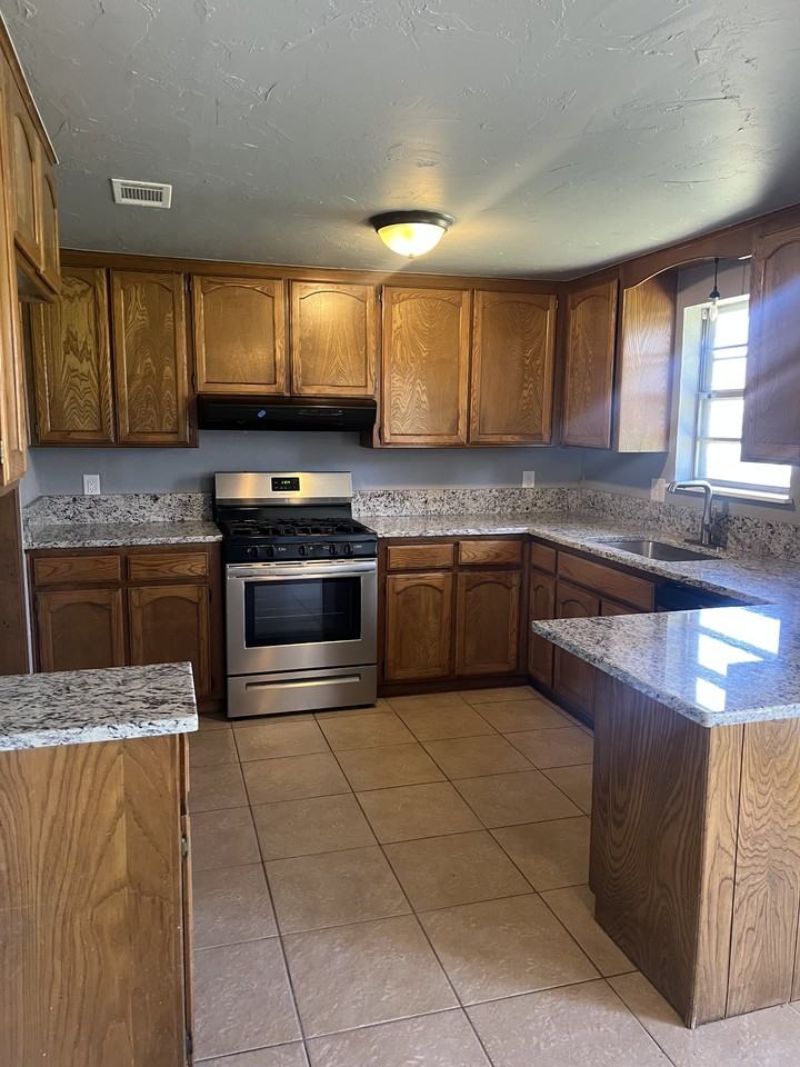 1101 Teal Pl #1 - Photo 2 of 19