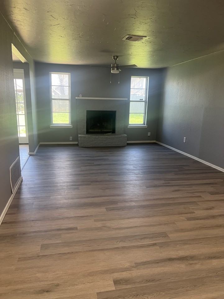 1101 Teal Pl #1 - Photo 5 of 19