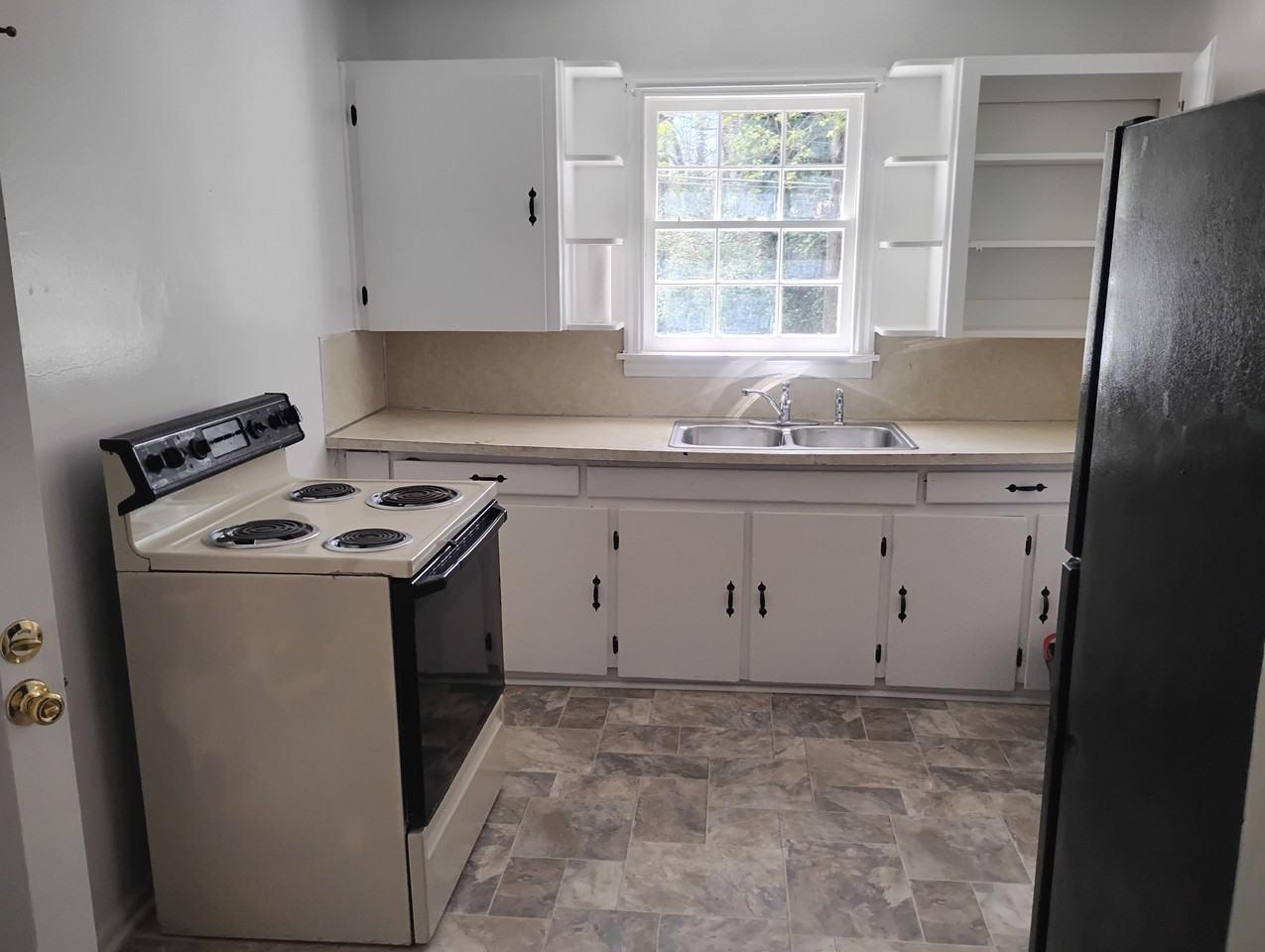 1240 Alta Vista Dr #1 - Photo 4 of 16