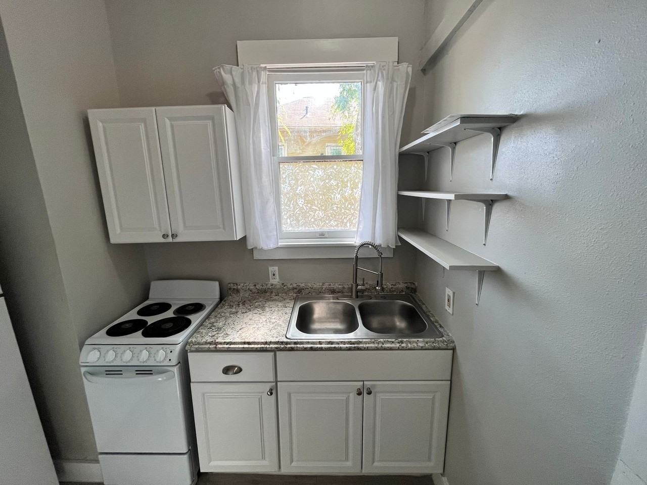 1318 Willow #2 - Photo 2 of 8