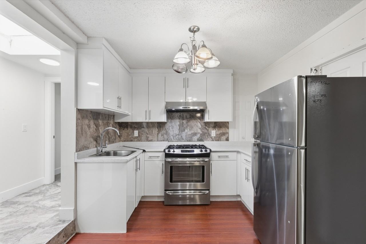 12990 72 Avenue - Photo 7 of 19