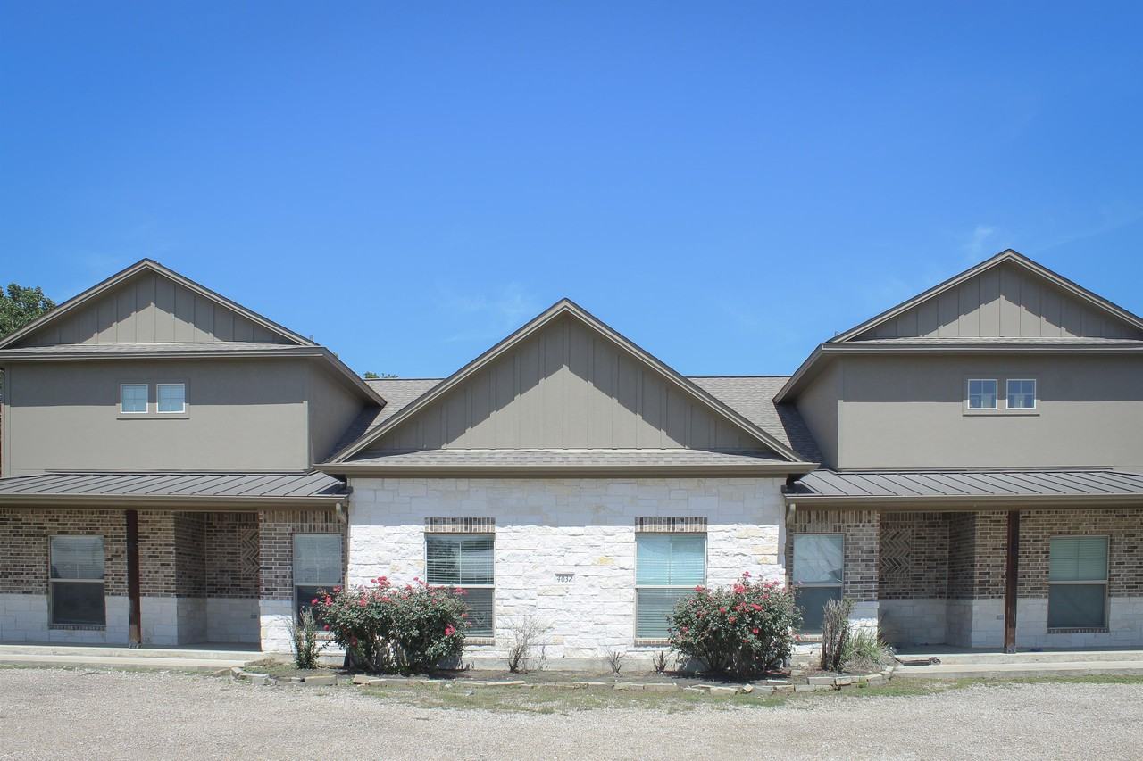 4032 Golden Eagle Dr #C