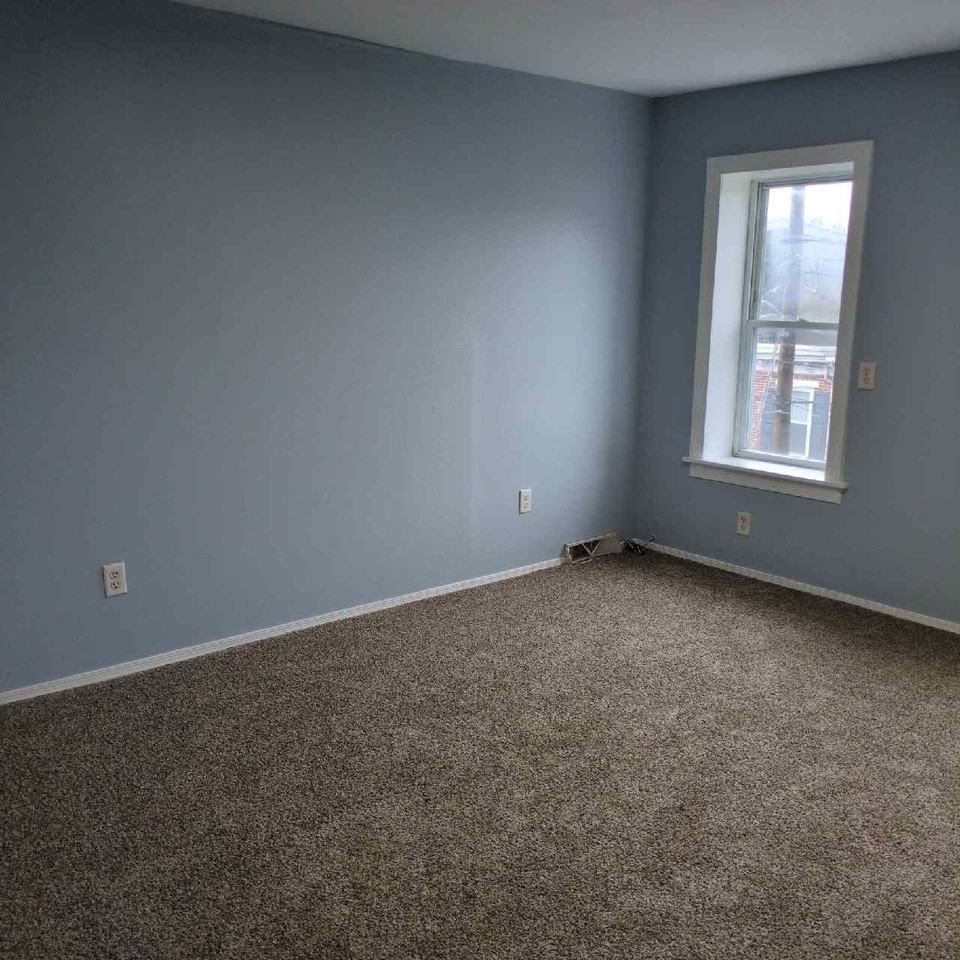 842 N Madison St #1 - Photo 5 of 10