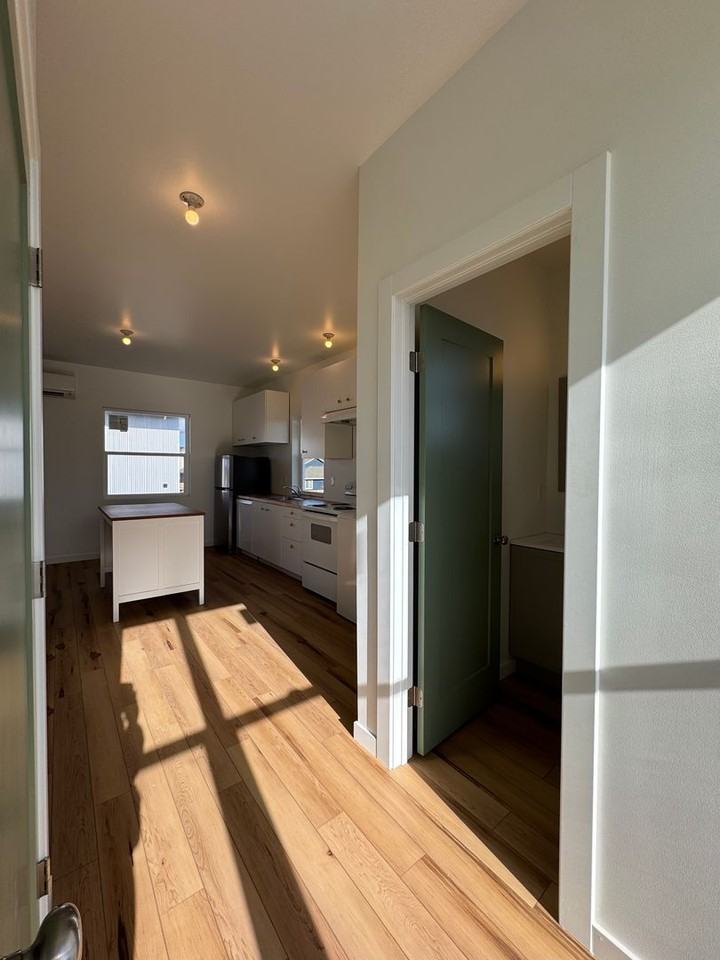 404 E Windsor Ct #2 - Photo 3 of 16