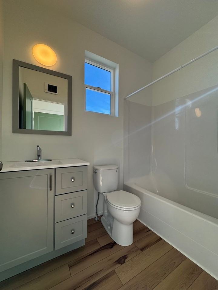 404 E Windsor Ct #2 - Photo 4 of 16