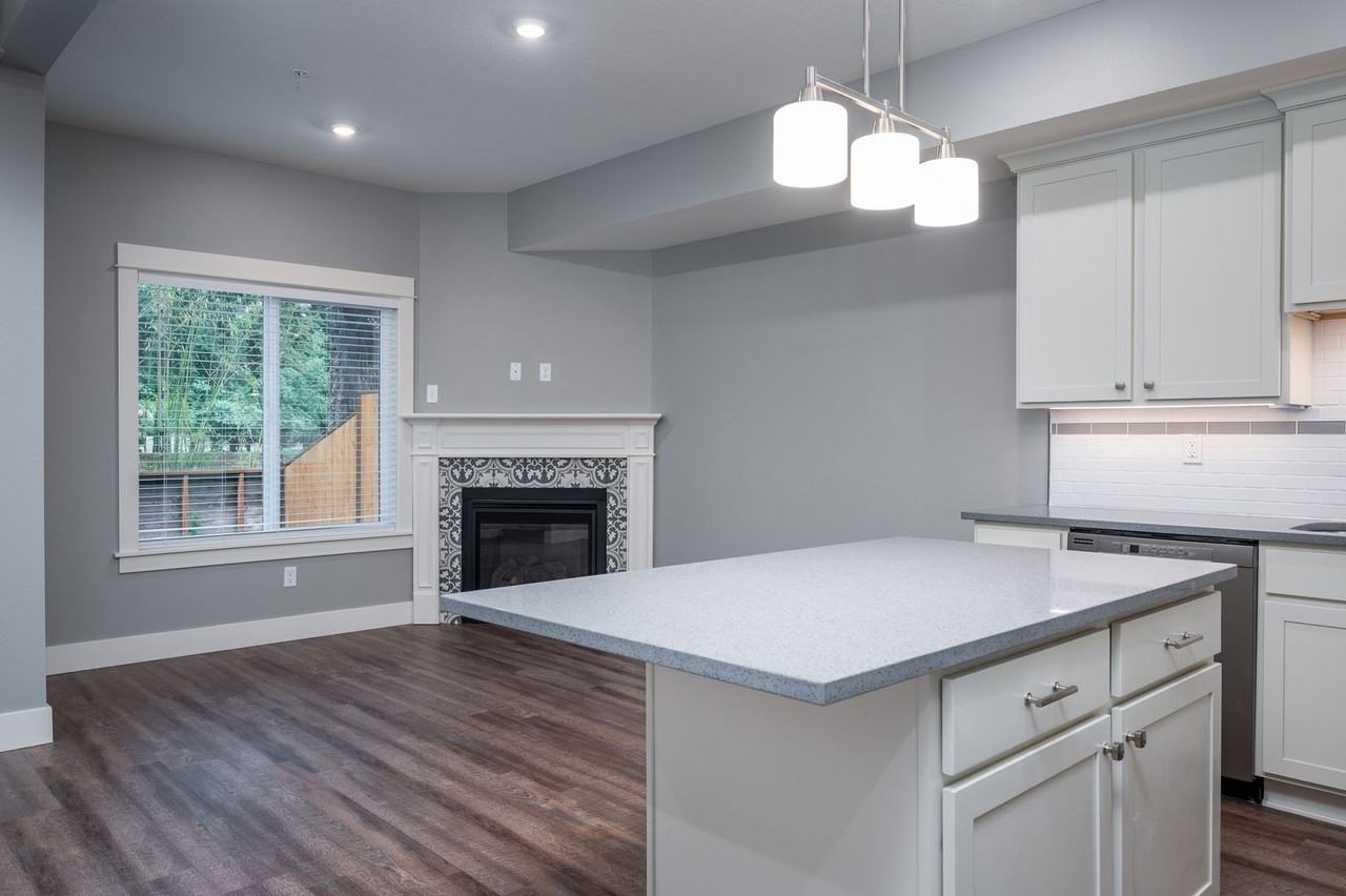 Cherry Park Luxury Townhomes - Photo 3 of 29