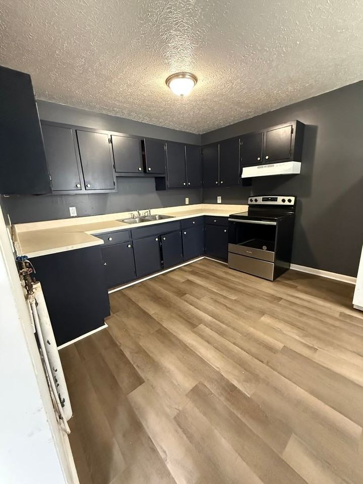 124 S Ford St - Photo 3 of 19