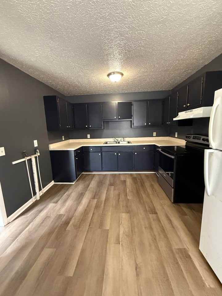 124 S Ford St - Photo 4 of 19