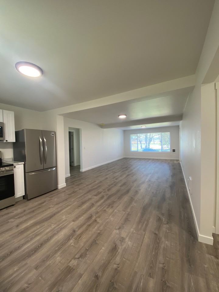 34215 Riverside Dr Sw #34215 - Photo 4 of 11