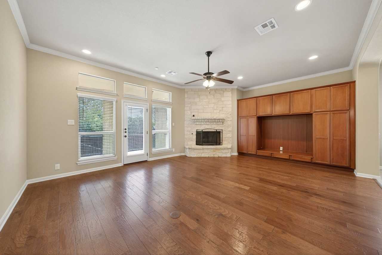 226 Hamburg Ave #1 - Photo 6 of 35