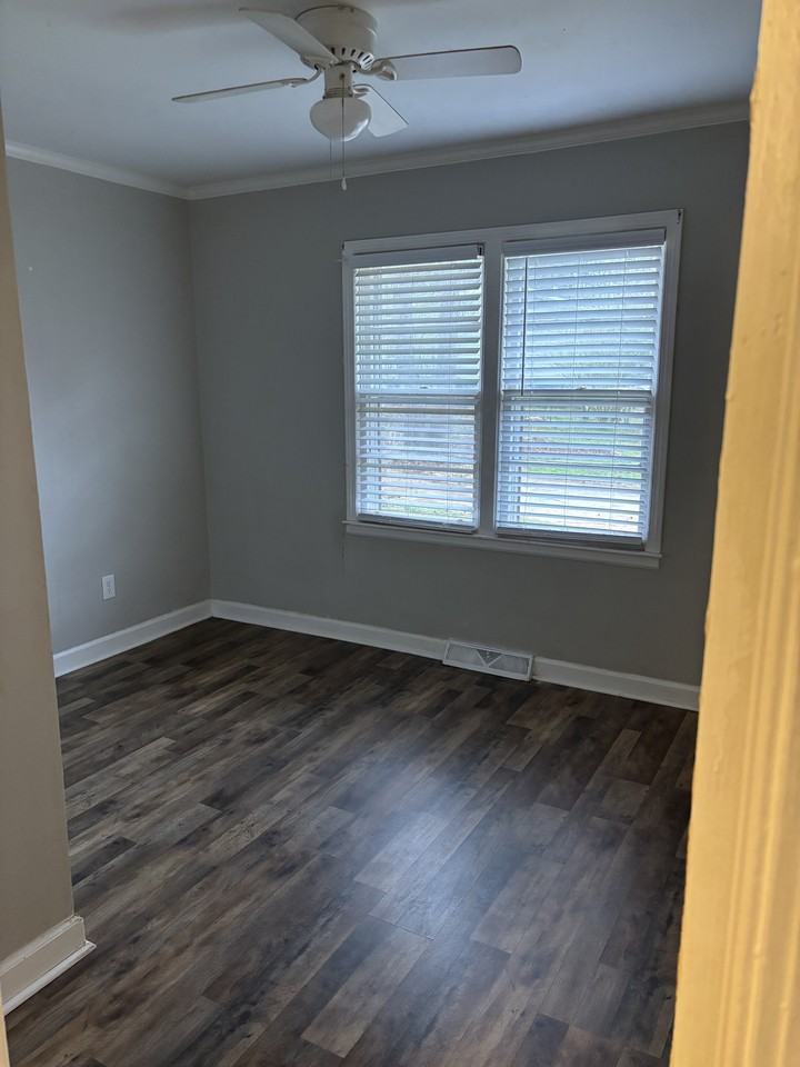 1139 Pine Top Rd #1 - Photo 4 of 9