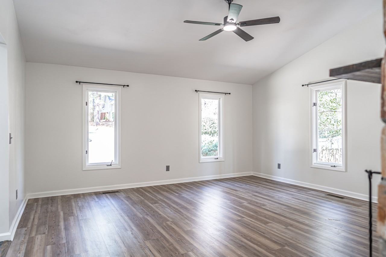 980 Monticello Dr #1 - Photo 4 of 35