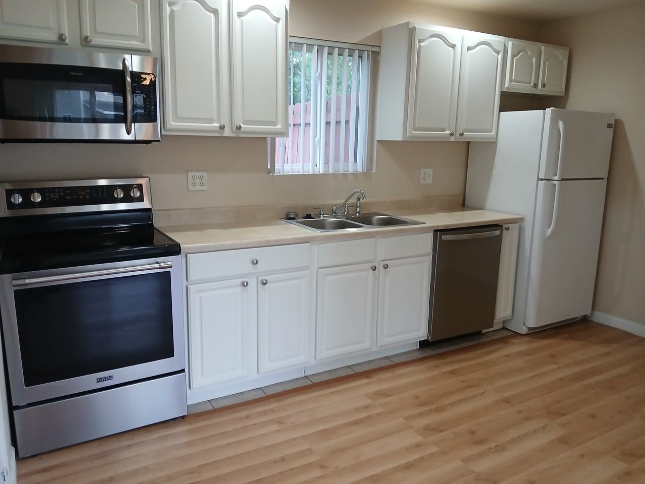 1100 Briarwood Rd Apt 1 #1 - Photo 4 of 18