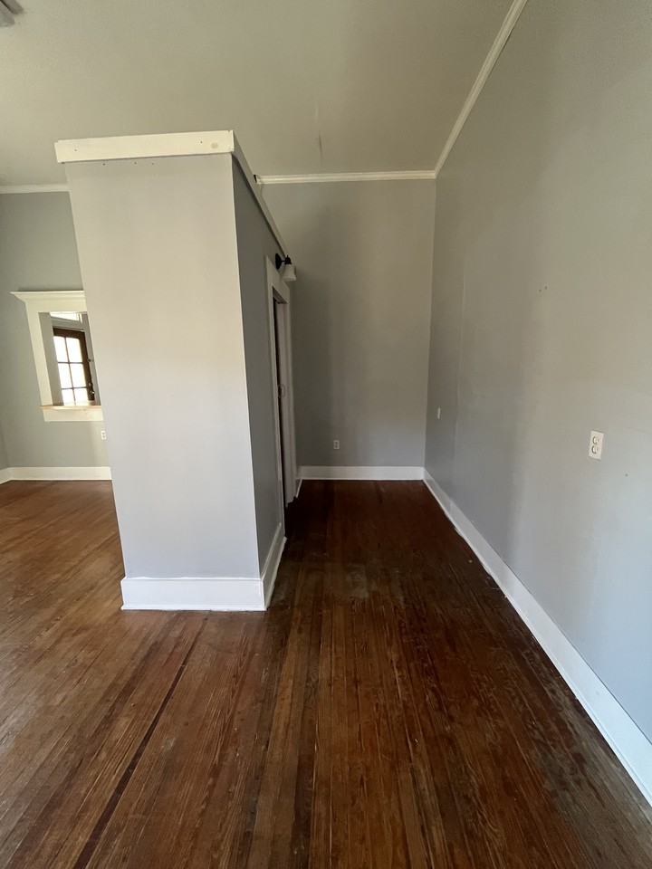 104 N 11th Ave #B - Photo 7 of 7