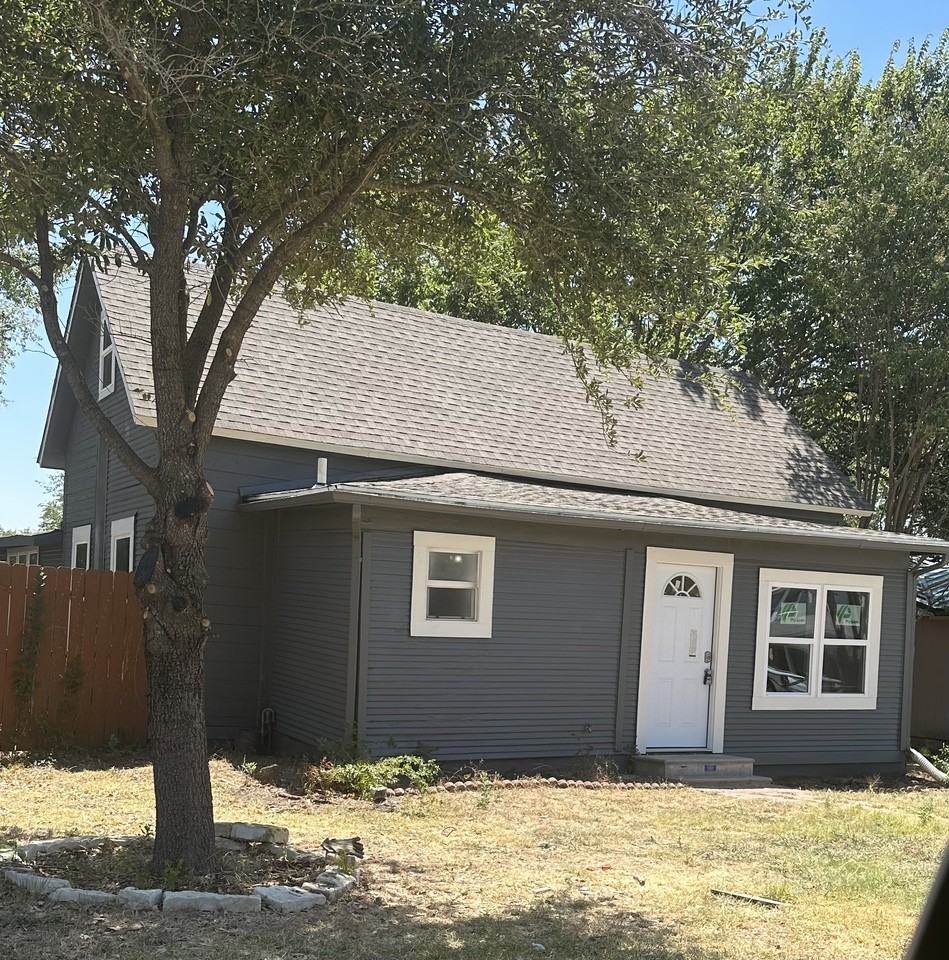 203 W Purdom Ave #1 - Photo 2 of 12