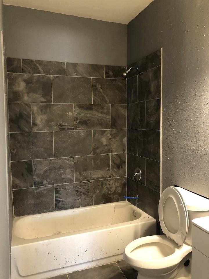 107 E Marrion St #A - Photo 2 of 4