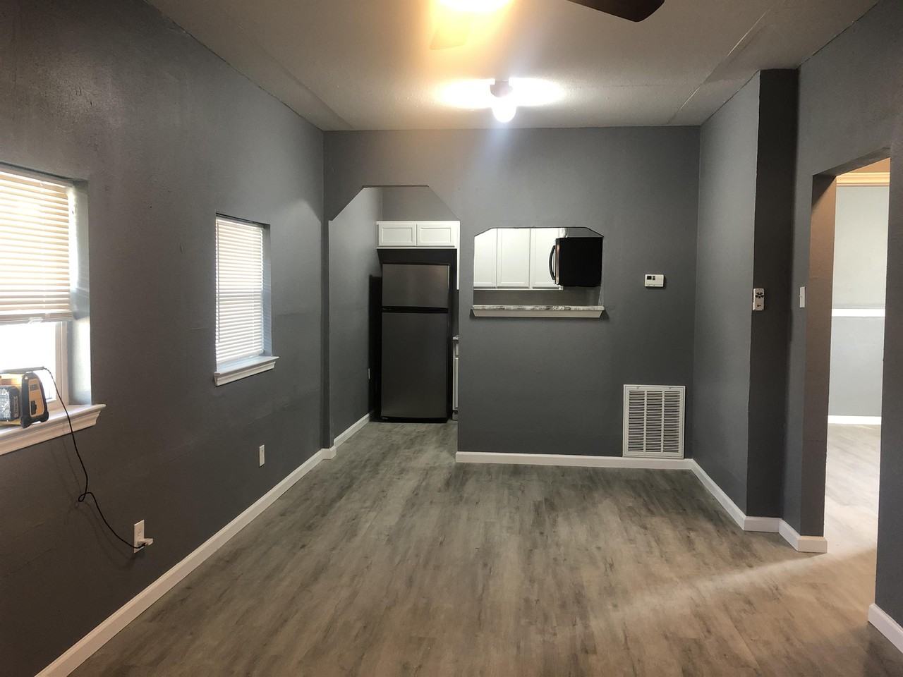 107 E Marrion St #A - Photo 3 of 4