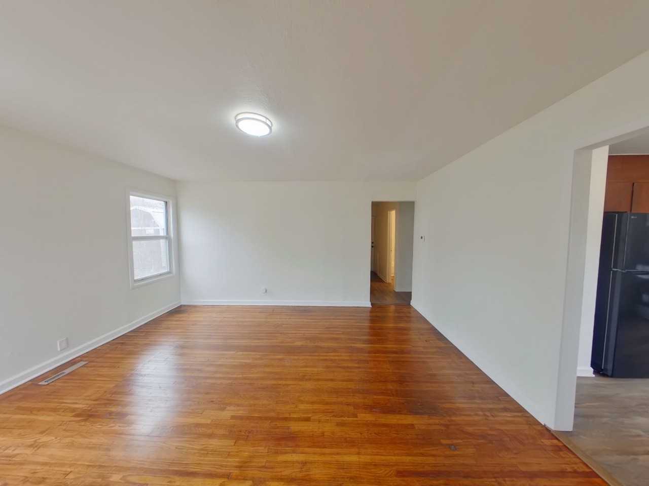 2611 E Shadybrook Ln - Photo 2 of 13
