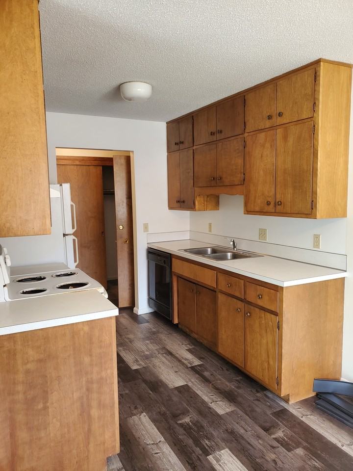 402 30th Ave N #15 - Photo 6 of 8