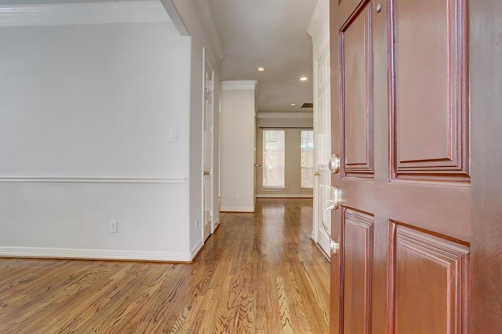 2822 Briarhurst Park - Photo 4 of 30