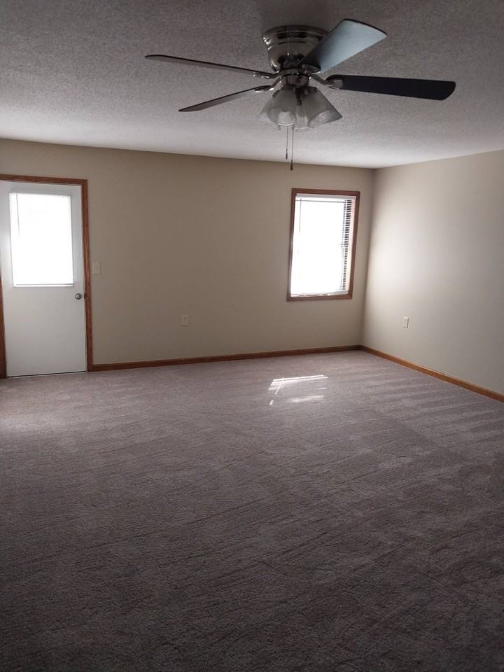 414 Windy Way #D - Photo 2 of 3