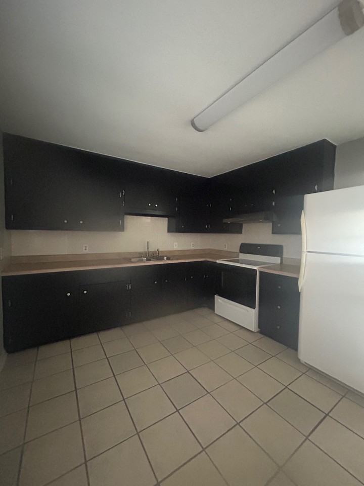 3005 Sawyer St #1 - Photo 3 of 21