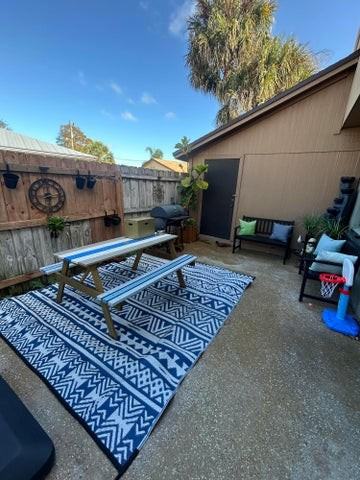 818 Sandtree Drive - Photo 3 of 6