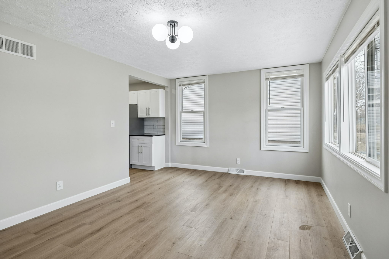 3111 S 40th St #1 - Photo 5 of 30