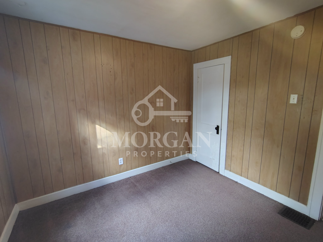 2439 Chase St - Photo 5 of 6