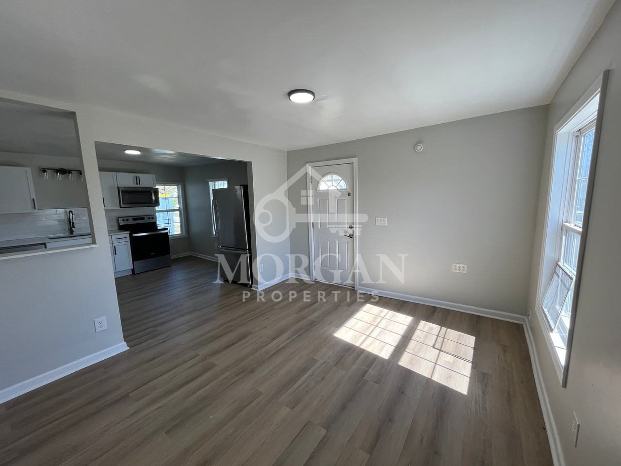 910 S 13th St - Photo 2 of 7