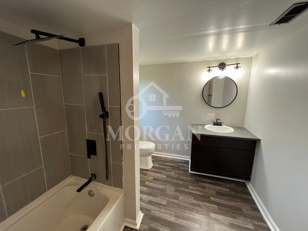 910 S 13th St - Photo 4 of 7