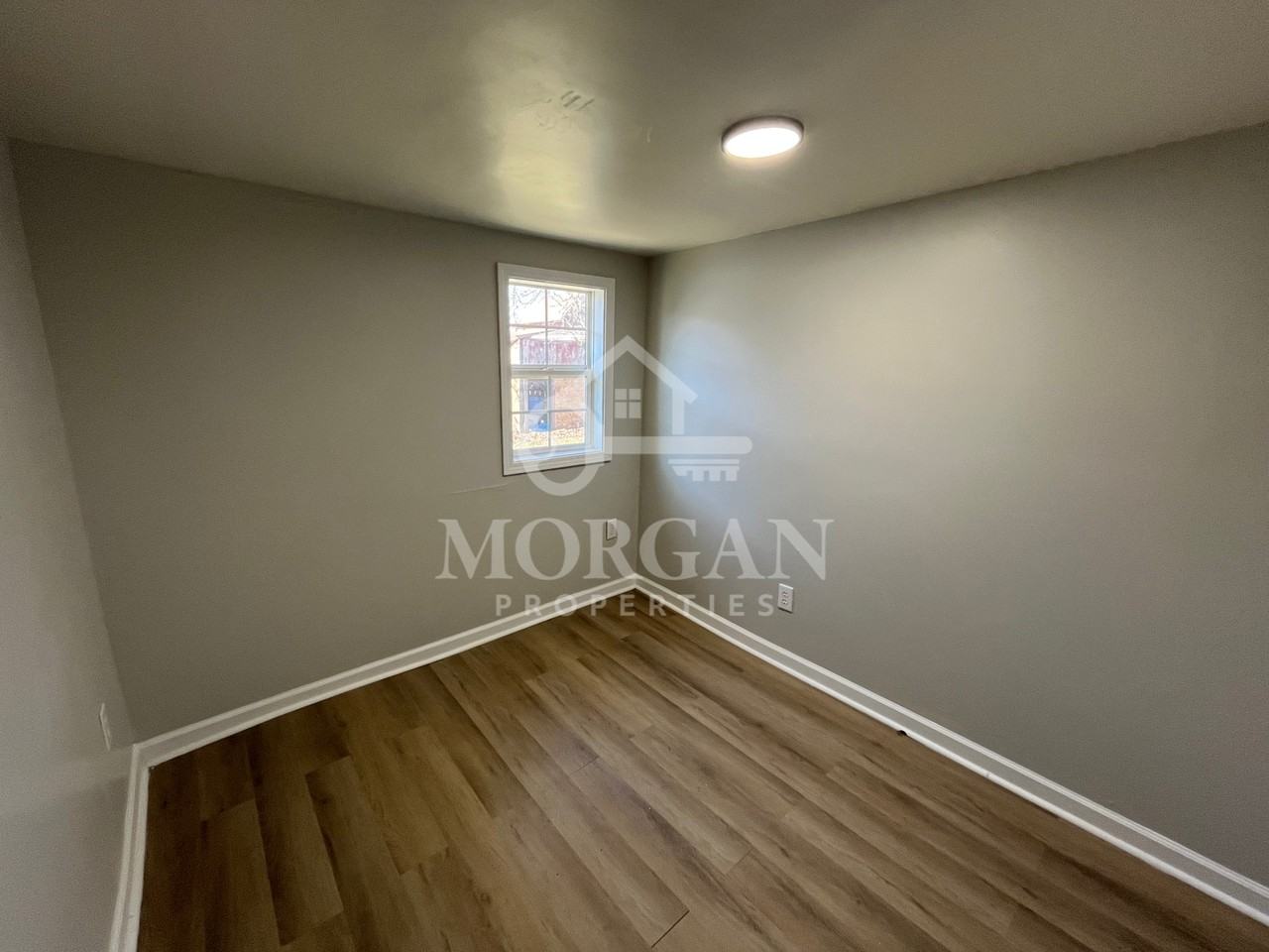 910 S 13th St - Photo 6 of 7