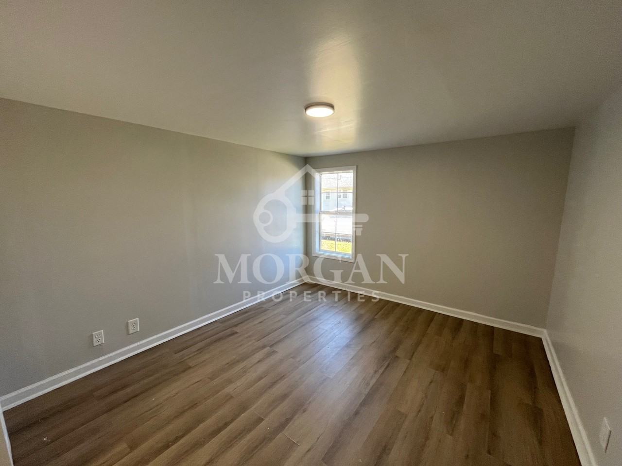 910 S 13th St - Photo 7 of 7