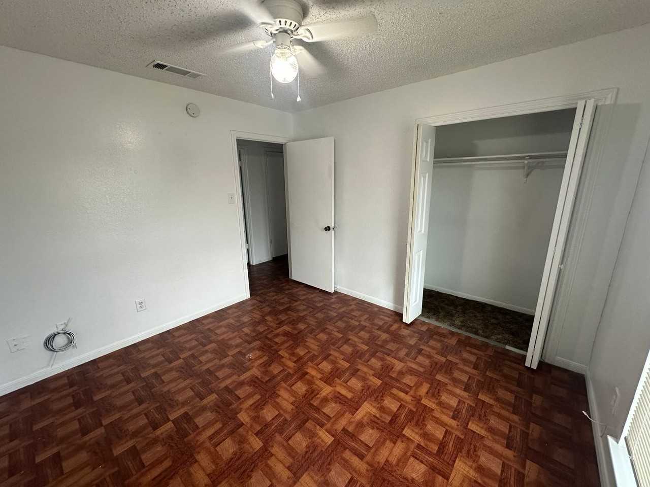 2504 Lake Rd - Photo 2 of 17